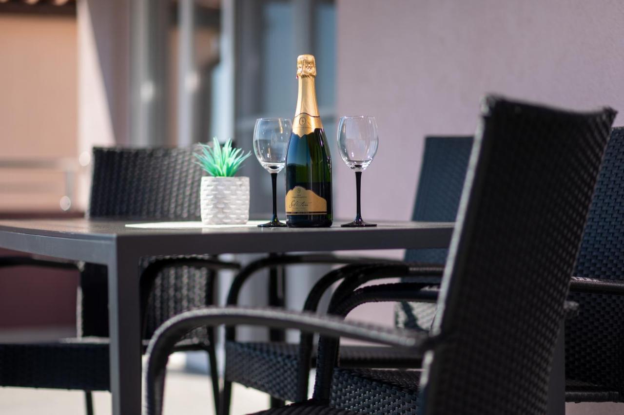 Euroholiday Apartments Turanj Zewnętrze zdjęcie
